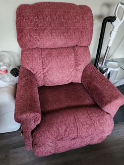 Very Comfy, Lwgs Fold Out, Rocking Chair For Sale