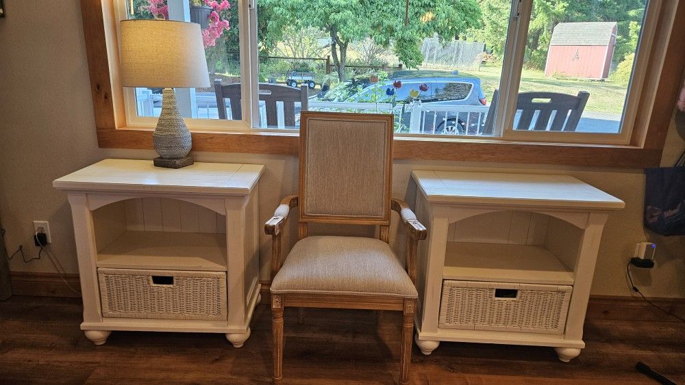 2 White Side Tables