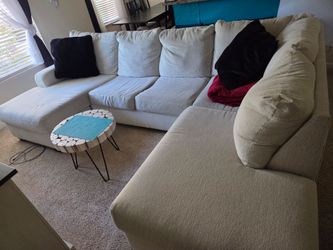 Cream Sectional Couch w/ Chaise – Pickup ASAP