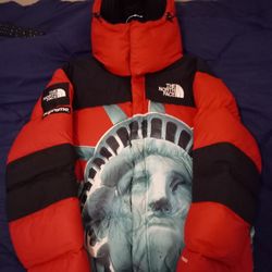 Supreme North Face Jacket Size Medium Flawless 🔥🔥