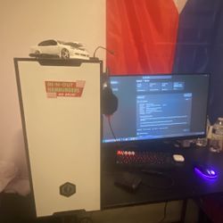 Gaming pc/computer and MSI 27’ 144hz monitor 