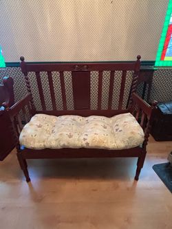 Spindle back bench