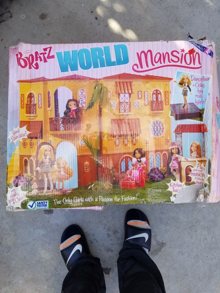 Bratz doll house