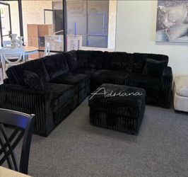 Weekend Sale‼️ Beautiful 4-Pc FurLike Jumbo Corduroy Sectional Sofa With Ottoman