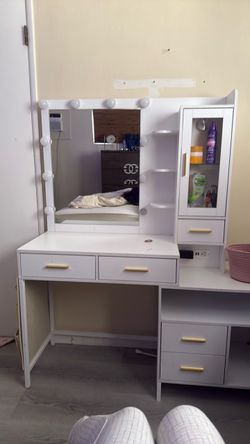 Vanity needs cleaning