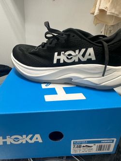Hoka women’s shoes
