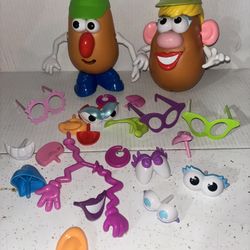 Mr and mrs Potato Head (incomplete)for parts only