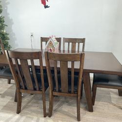 6 Chair Dinning Table 