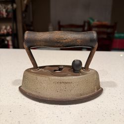 Antique Sad Iron — Primitive Farmhouse Décor