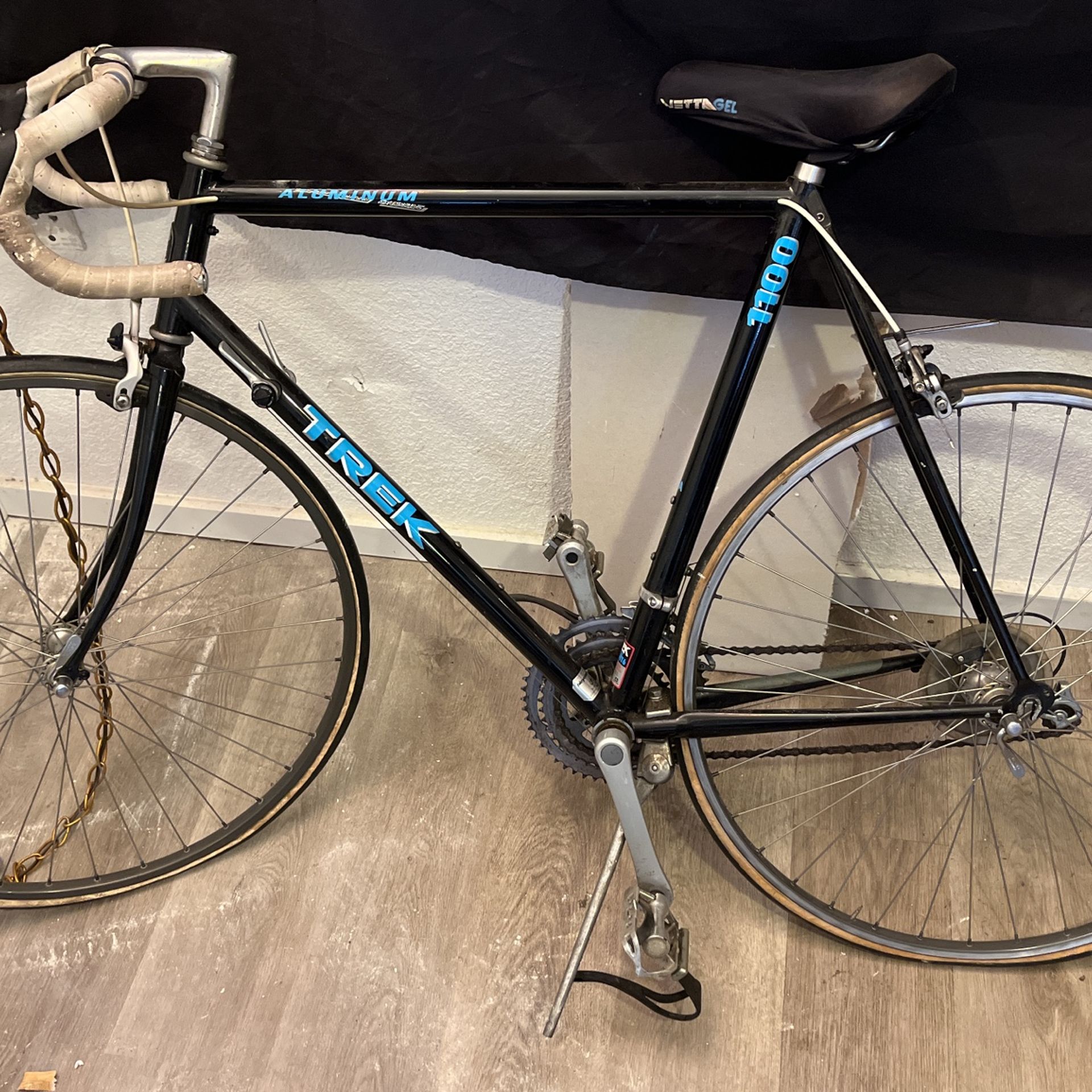 Trek 1100 aluminum road bike online value