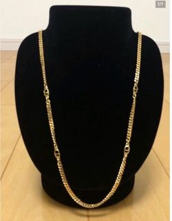 CD vintage gold tone chain with CD logo