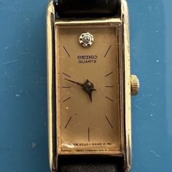 Elegant Ultra Rare Vintage Seiko Ladies Tank Watch Diamond Chip 80’s