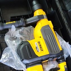 Dewalt SDS MAX Hammer  DCH735  New In The Case  $680 Tool Only No Battery No Charger  ""Es Nuevo"" Brand New Never Use 