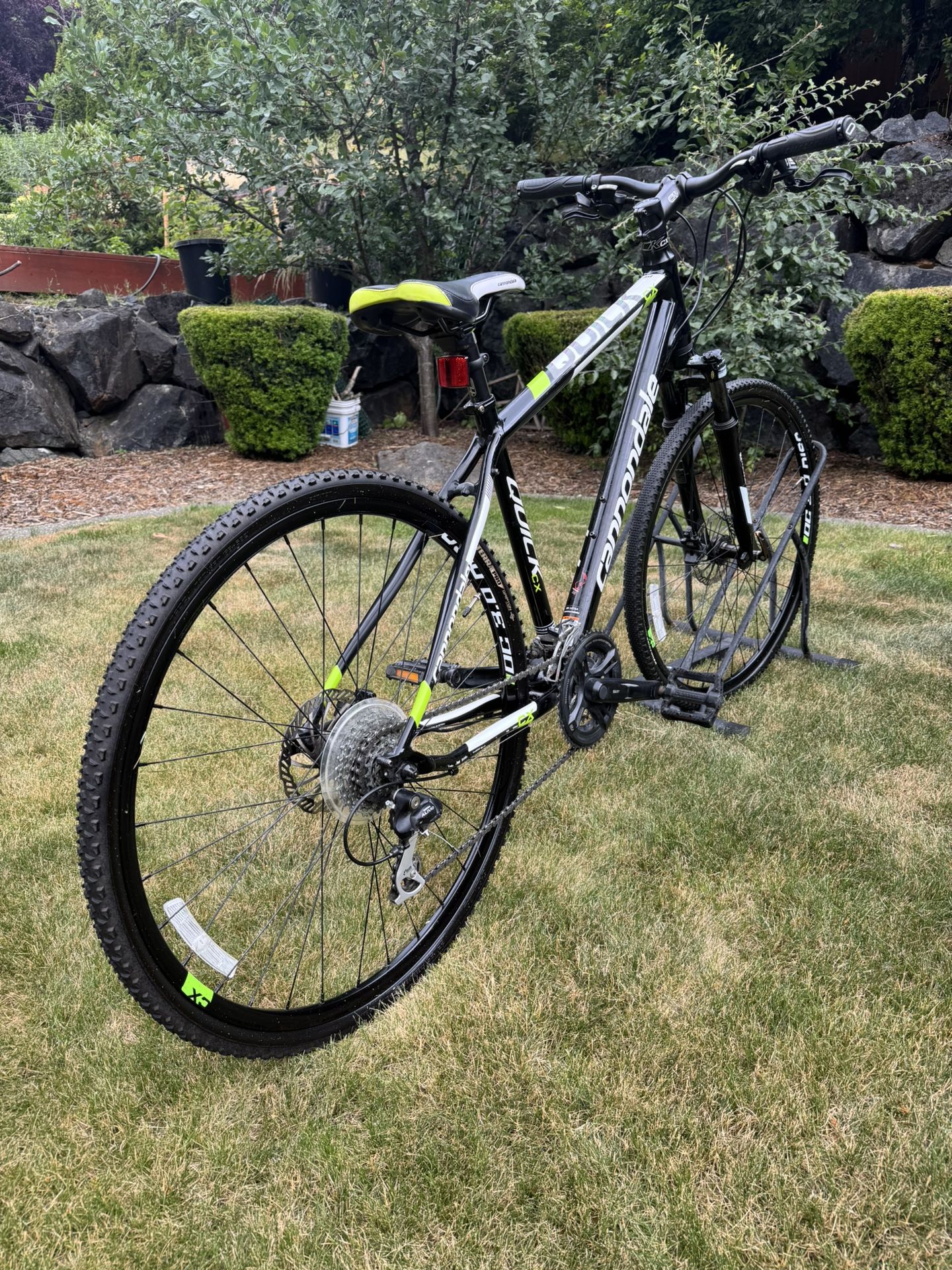CANNONDALE QUICK CX BIKE 28 SPEEDS HYDRAULIC DISC BRAKES SIZE MEDIUM