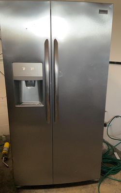 Frigidaire Side By Side Stainless Steel Refrigerator Fridge
