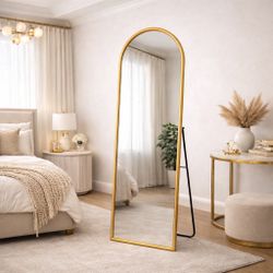 Full-Length Arched Mirror – Gold Frame