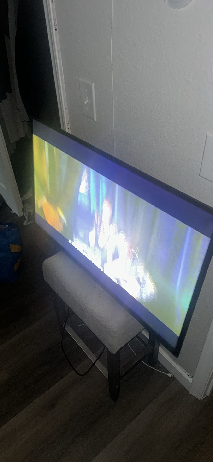 TCL 48-50inc TV 