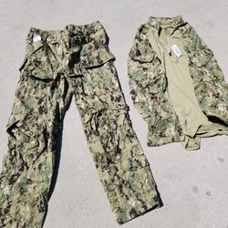 Brand New Patagonia Level 9 Woodland AOR2 Combat Shirt/ Pants