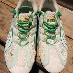 Puma Shoes (Women’s Size 8)