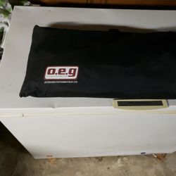 Brand New OEG Outdoor Projector Screen Watch Movies Outside!