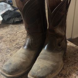 Mens boots size 10