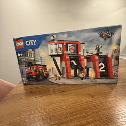 Lego City Fire Station With Fire Truck Set 60414