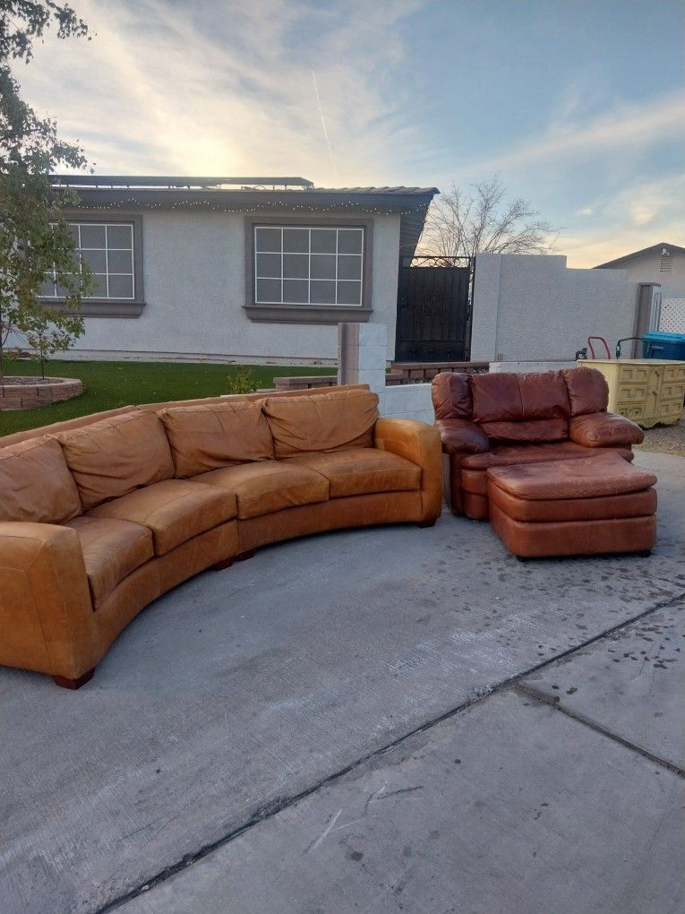 Comfortable Leather Living Room Set Sectional Chiase & ottoman