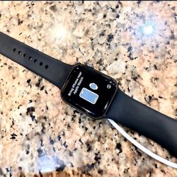 Apple Watch Series 6 40mm GPS And Cellular 