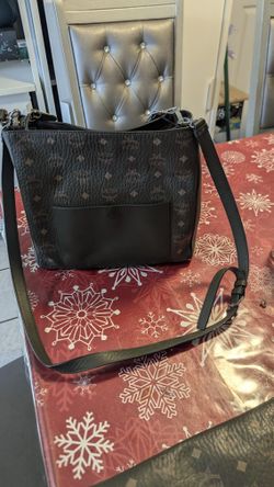 Purse Located In Mesa $200
