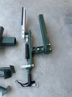 Clay pigeon thrower