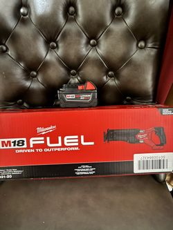 Milwaukee M18 Fuel Recip Saw & Battery 