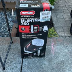 Genie Silentmax 750 3/4hp garage door opener