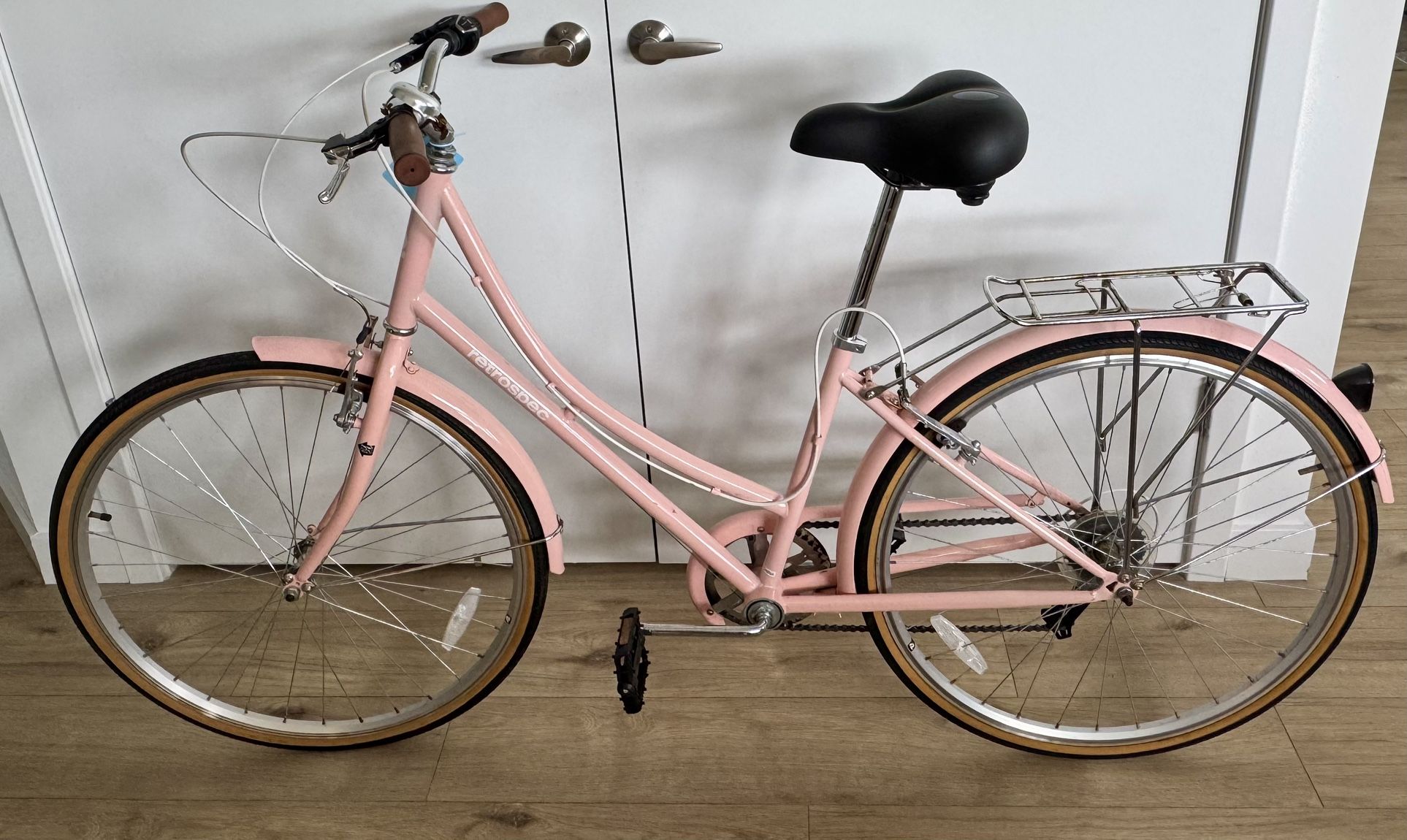 WOMEN’S RETROSPEC BEAUMONT-7 SEVEN SPEED URBAN CITY COMMUTER BIKE (INCLUDES SEVERAL ACCESSORIES!)