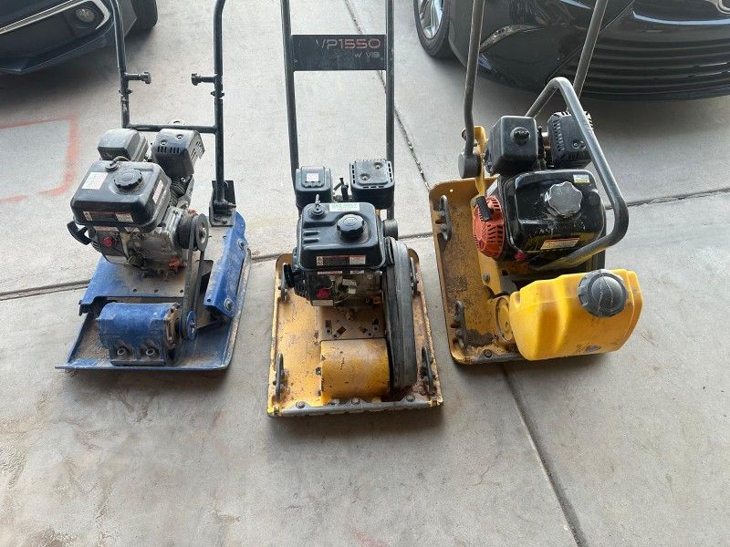 Plate Compactor $70 per day 
Power brush $70 per day 
Jack hammer makita $70 per day 
Trimiadora $70 per day 
Motocierra $70 per day 
Cajas de clavos 