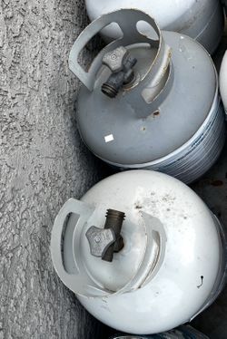 (2) gas tank