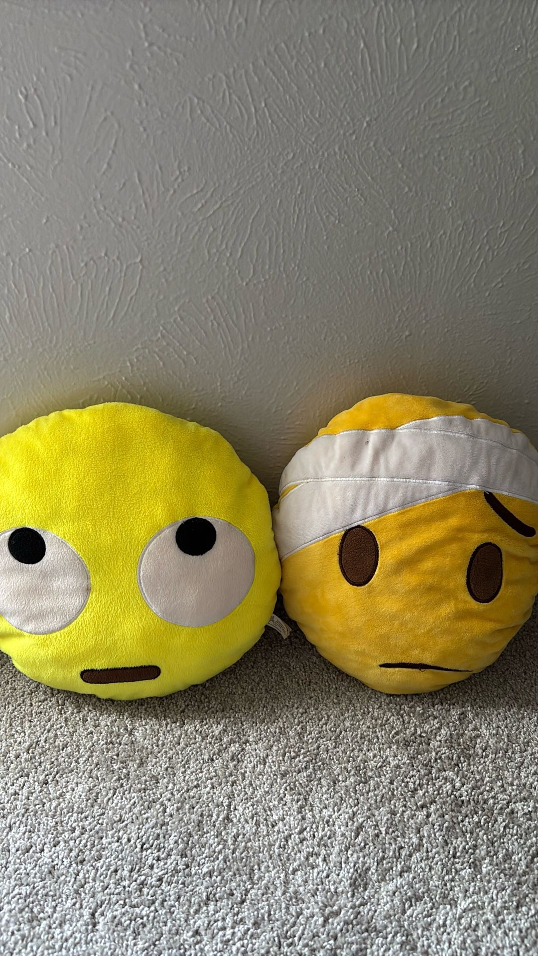 Emoji Plushy/pillows