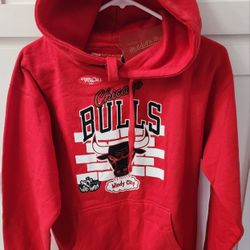 NWT Men's Medium Red Chicago Bulls Hardwood Classics Tats Cru The 50th Anniversary of Hip-Hop Brick Pullover Hoodie Vintage $90 Retail
