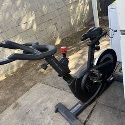 Echelon 4s+ Exercise Bike Like New 