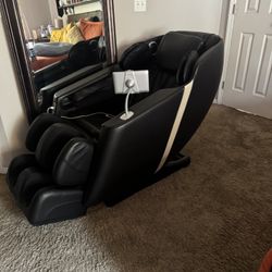 Massage chair in PRISTINE condition