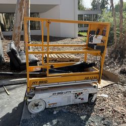 Scissor lift 