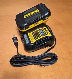Dewalt DCB240 20v 4.0Ah Battery & 4 Amp Charger No Low Offers/Trades, Pls. Price is Firm Pick up in Burien Yes Available