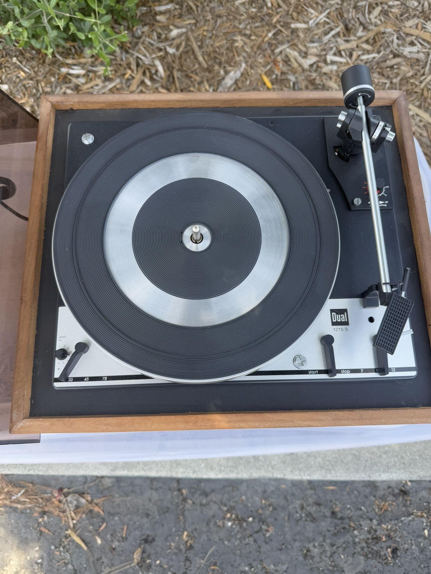 Dual 1215s Turn Table