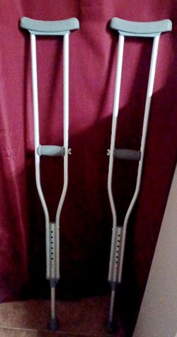 ADULT CRUTCHERS ADJUSTABLE 