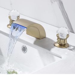 LED Waterfall Bathroom Faucet 3 Holes Widespread 8 Inch Sink Faucet with Dual Crystal Knobs Handles Waterfall Basin Mixer Tap Solid Brass Lavatory Sin