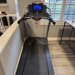 True Fitness PS300 Commercial Quality Treadmill