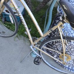 Specialize woman's bike