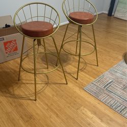 2 Stools 