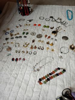 Lot Vintage costume Jewelry