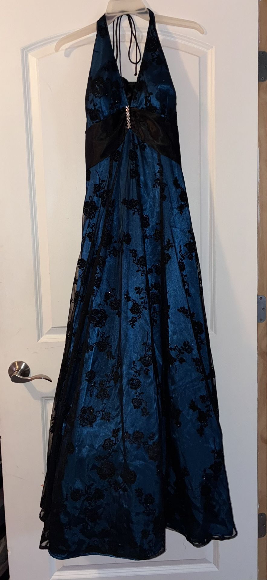 Ballgown Tie Back Sleeveless Sparkly Dress With Flowers