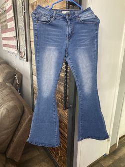 Woman’s Bell Bottom Size 7 By Bamboo